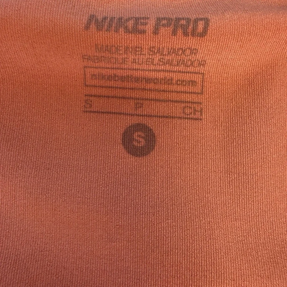 Nike‎ Dri Fit Athletic T-Shirt Womens Size S Peach V-Neck Short Sleeve